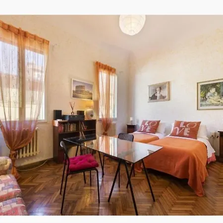 Tre Gigli Apartment, 5 Minutes From Station, Via Palazzuolo 55 *