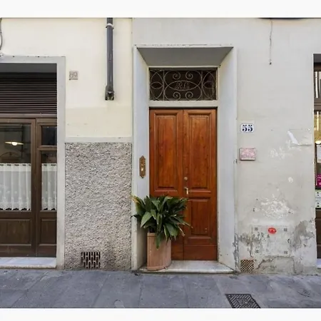 Apartment Tre Gigli Apartment, 5 Minutes From Station, Via Palazzuolo 55 *